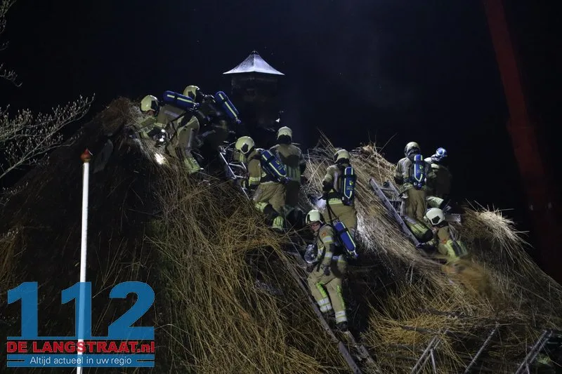 Grote brand in boerderij met rieten dak Loon op Zand 112 De Langstraat