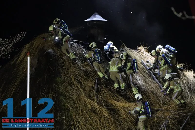 Grote brand in boerderij met rieten dak Loon op Zand 112 De Langstraat
