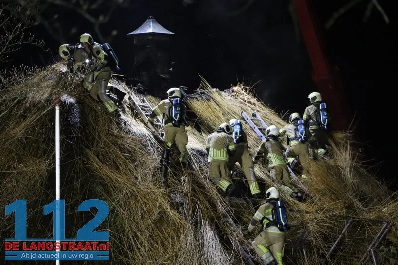 Grote brand in boerderij met rieten dak Loon op Zand 112 De Langstraat