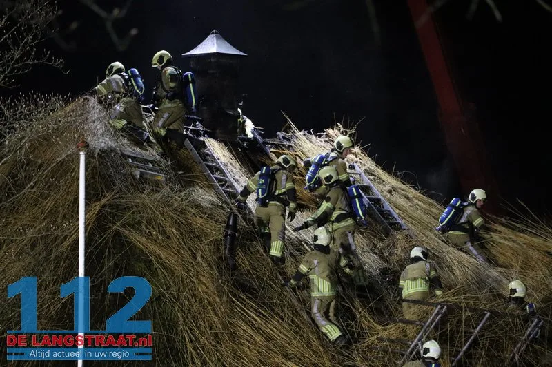 Grote brand in boerderij met rieten dak Loon op Zand 112 De Langstraat