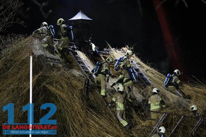 Grote brand in boerderij met rieten dak Loon op Zand 112 De Langstraat