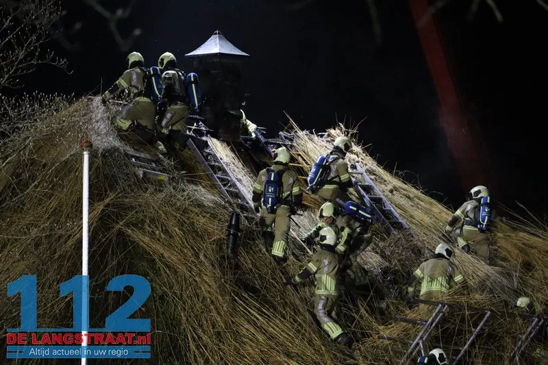 Grote brand in boerderij met rieten dak Loon op Zand 112 De Langstraat