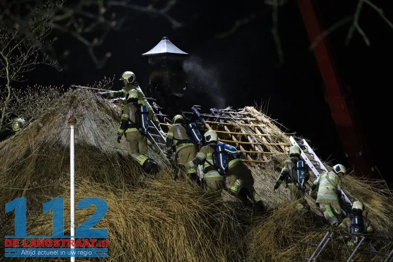 Grote brand in boerderij met rieten dak Loon op Zand 112 De Langstraat