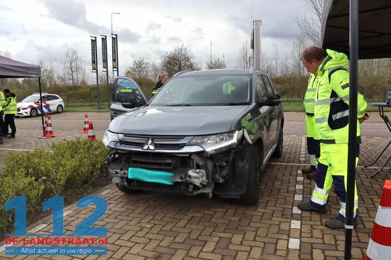 Massale verkeerscontrole bij Piet Klerkx: Politie, Douane en Belastingdienst slaan handen ineen 11 Massale verkeerscontrole bij Piet Klerkx: Politie, Douane en Belastingdienst slaan handen ineen 112 De Langstraat