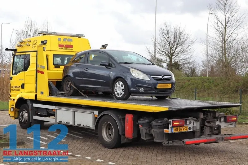 Massale verkeerscontrole bij Piet Klerkx: Politie, Douane en Belastingdienst slaan handen ineen 15 Massale verkeerscontrole bij Piet Klerkx: Politie, Douane en Belastingdienst slaan handen ineen 112 De Langstraat