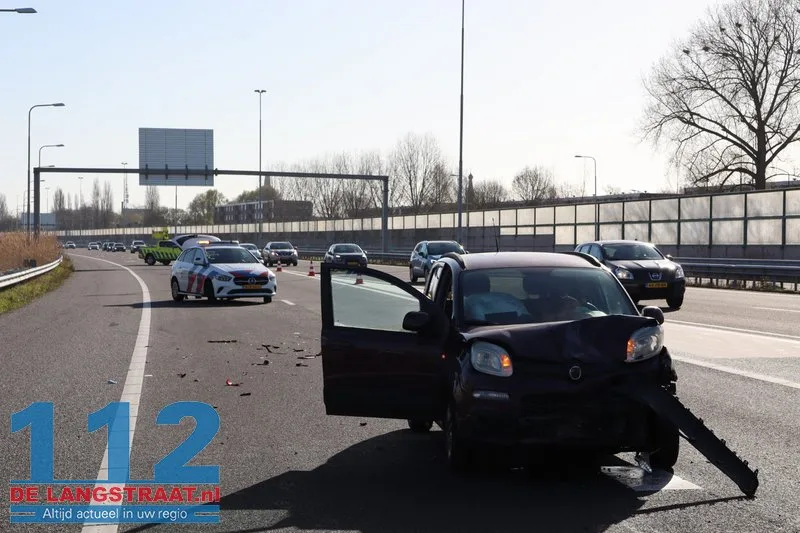 Dagje Efteling eindigt in ravage op A59: Drie auto's betrokken bij kettingbotsing 112 De Langstraat