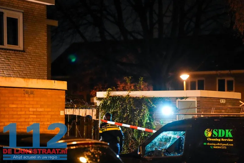 Woning onder vuur genomen: kogelgaten in gevel en voordeur Drunen 10 Woning onder vuur genomen: kogelgaten in gevel en voordeur Drunen 112 De Langstraat