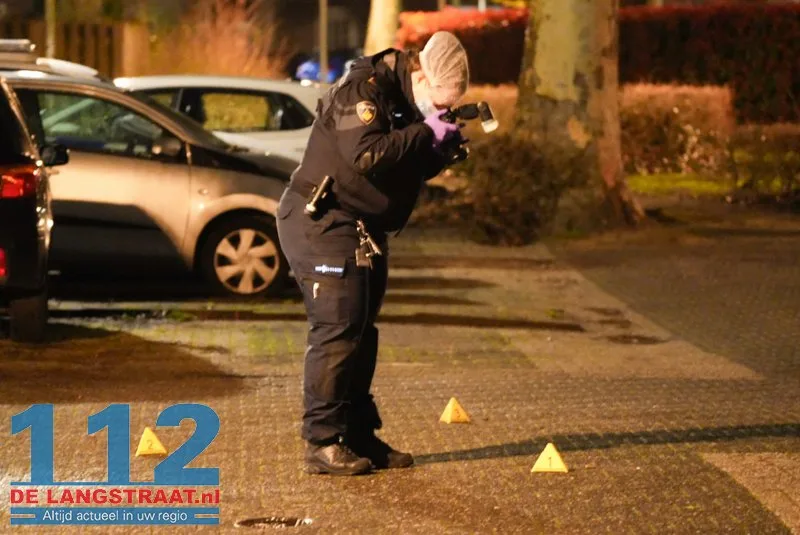 Woning onder vuur genomen: kogelgaten in gevel en voordeur Drunen 14 Woning onder vuur genomen: kogelgaten in gevel en voordeur Drunen 112 De Langstraat