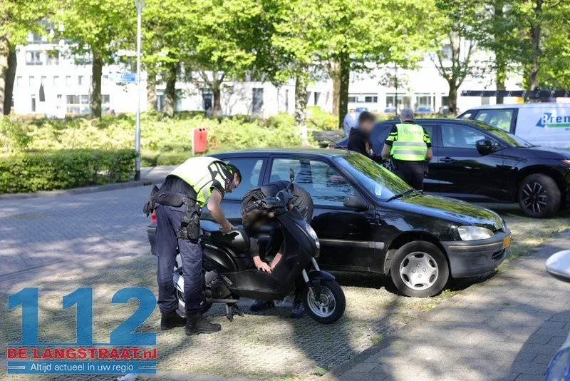 Politiecontrole escaleert volledig: Pepperspray ingezet bij aanhouding agressieve vrouw Waalwijk 112 De Langstraat