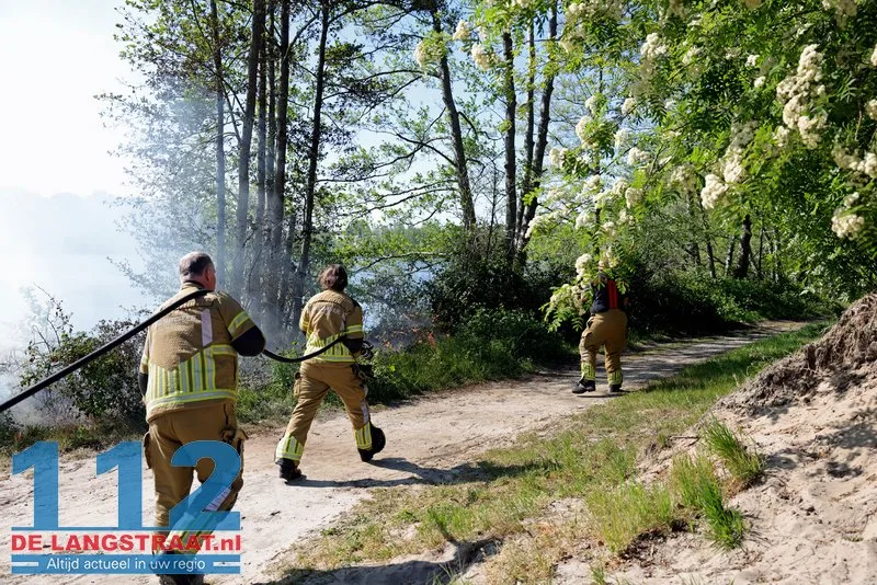 Bosbrand bij Het Lido snel bedwongen door brandweer Waalwijk 112 De Langstraat