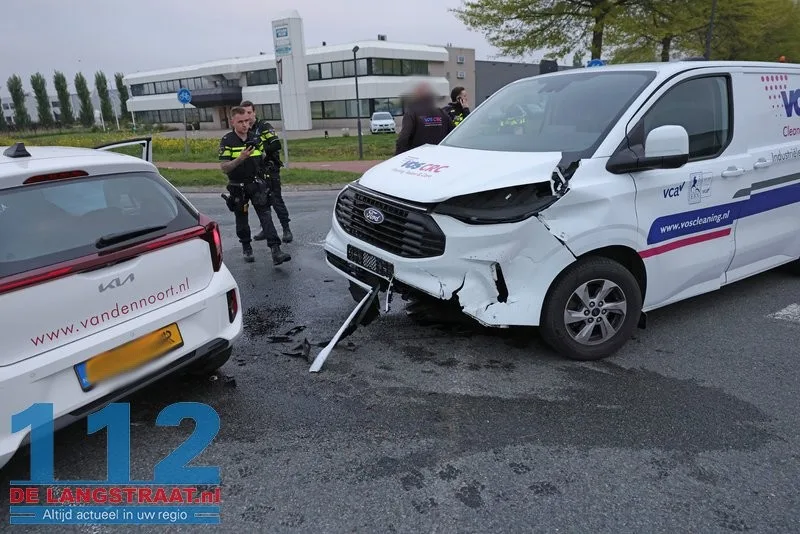 Gewonde bij botsing op Biesbosweg: Ochtendspits ontregeld door voorrangsfout 112 De Langstraat