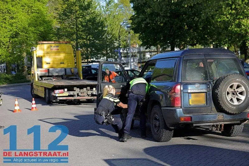 Politiecontrole escaleert volledig: Pepperspray ingezet bij aanhouding agressieve vrouw Waalwijk 112 De Langstraat