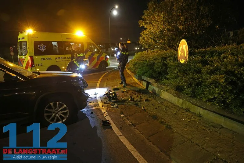 Auto ramt betonblokken op rotonde Noorder Allee: Bestuurder ziet rotonde over het hoofd 5 Auto ramt betonblokken op rotonde Noorder Allee: Bestuurder ziet rotonde over het hoofd 112 De Langstraat