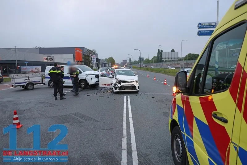 Gewonde bij botsing op Biesbosweg: Ochtendspits ontregeld door voorrangsfout 112 De Langstraat