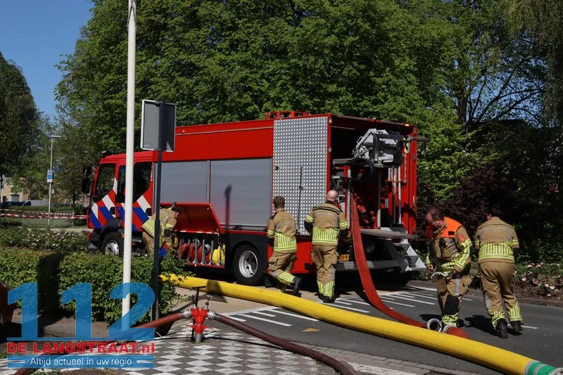 Zeer grote brand in Kwantum in Waalwijk, vlammen uit het dak 112 De Langstraat
