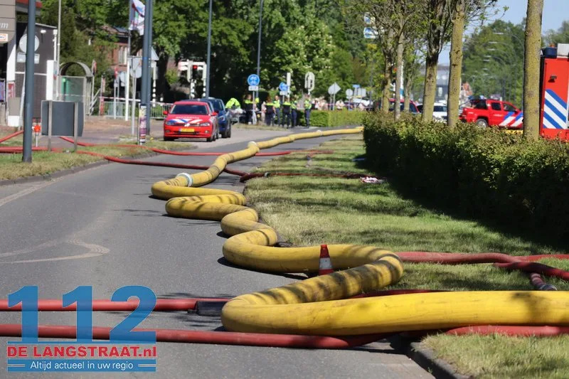 Ravage op woonboulevard Waalwijk pas na uren volledig zichtbaar: De schade is enorm 112 De Langstraat