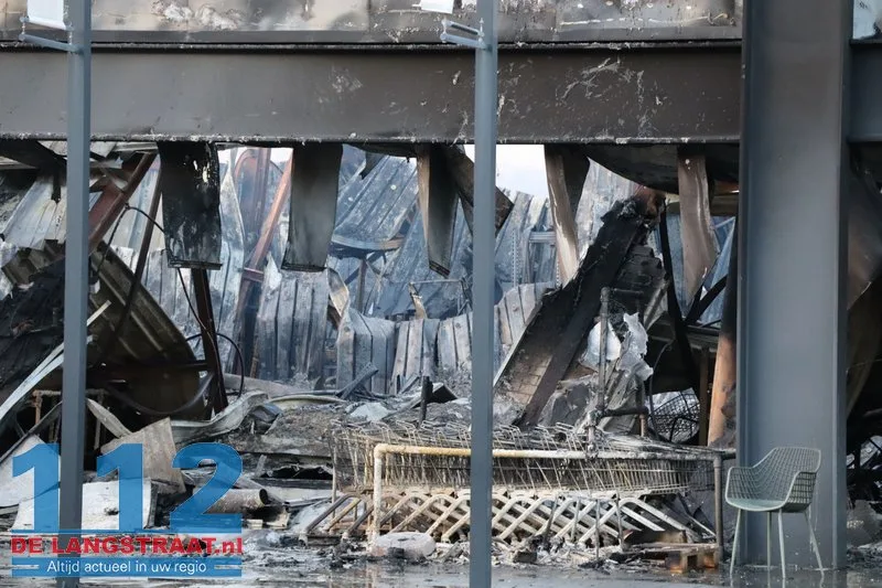 Ravage op woonboulevard Waalwijk pas na uren volledig zichtbaar: De schade is enorm 112 De Langstraat