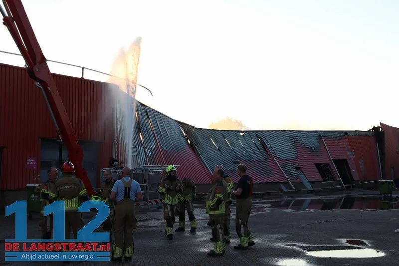 Ravage op woonboulevard Waalwijk pas na uren volledig zichtbaar: De schade is enorm 112 De Langstraat