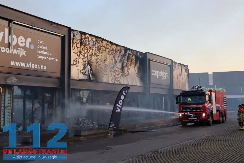 Ravage op woonboulevard Waalwijk pas na uren volledig zichtbaar: De schade is enorm 112 De Langstraat