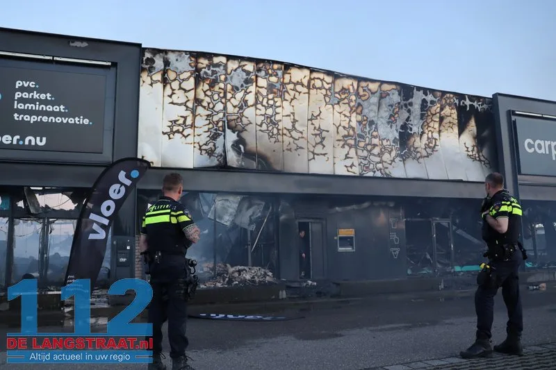 Ravage op woonboulevard Waalwijk pas na uren volledig zichtbaar: De schade is enorm 112 De Langstraat