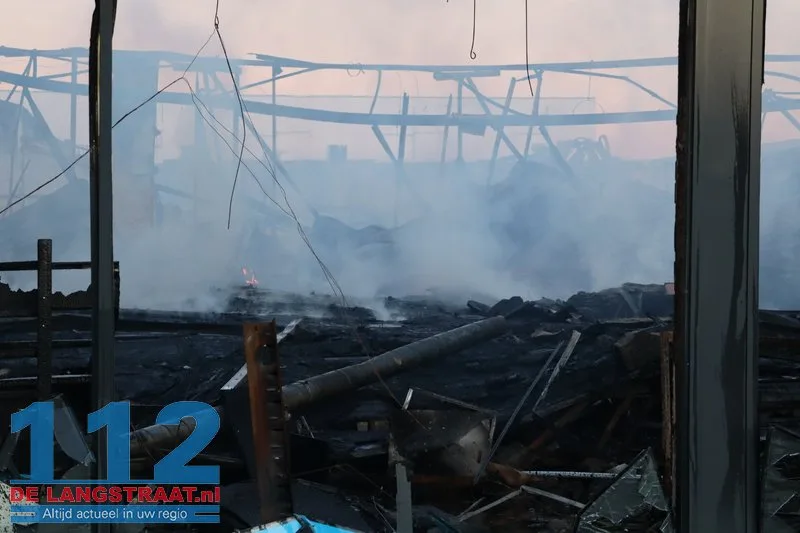 Ravage op woonboulevard Waalwijk pas na uren volledig zichtbaar: De schade is enorm 112 De Langstraat