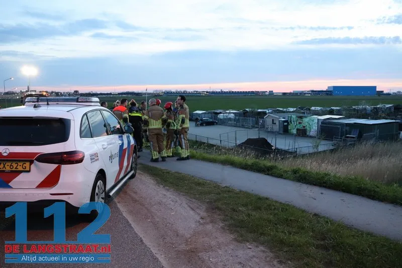 Zoekactie na crash deelauto in sloot aan Weteringweg: Bestuurder spoorloos 112 De Langstraat