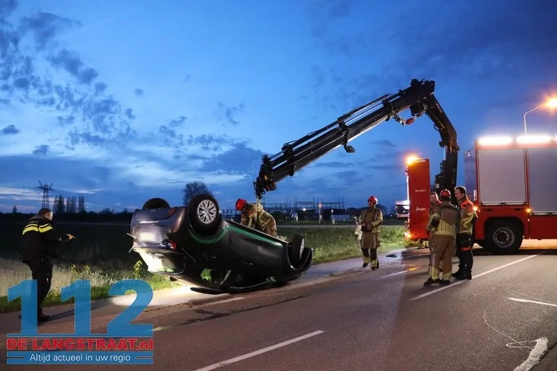 Zoekactie na crash deelauto in sloot aan Weteringweg: Bestuurder spoorloos 112 De Langstraat