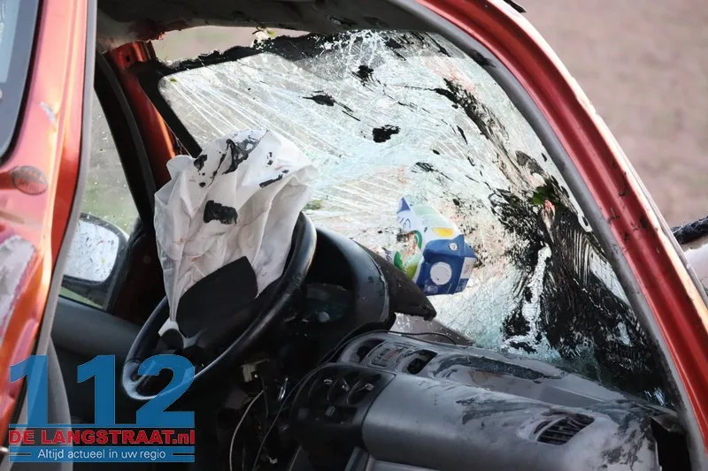Automobilist zwaargewond bij ongeluk in Sprang-Capelle 32 Automobilist zwaargewond bij ongeluk in Sprang-Capelle 112 De Langstraat