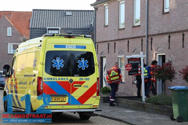 Baby verdrinkt bijna tijdens het baden, kind met spoed naar het ziekenhuis Kaatsheuvel 112 De Langstraat