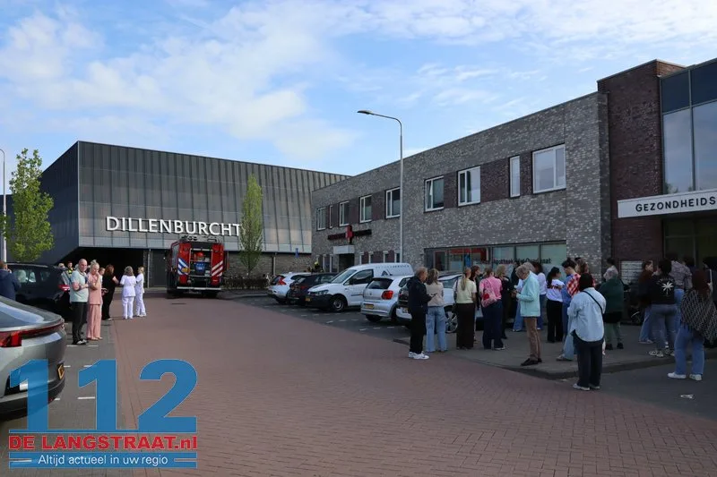 Telefoon vat vlam bij locatie van Jeroen Bosch Ziekenhuis in Drunen, pand ontruimd 1 Telefoon vat vlam bij locatie van Jeroen Bosch Ziekenhuis in Drunen, pand ontruimd 112 De Langstraat
