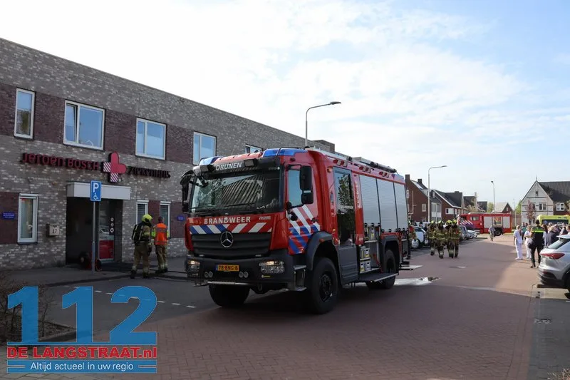 Telefoon vat vlam bij locatie van Jeroen Bosch Ziekenhuis in Drunen, pand ontruimd 3 Telefoon vat vlam bij locatie van Jeroen Bosch Ziekenhuis in Drunen, pand ontruimd 112 De Langstraat
