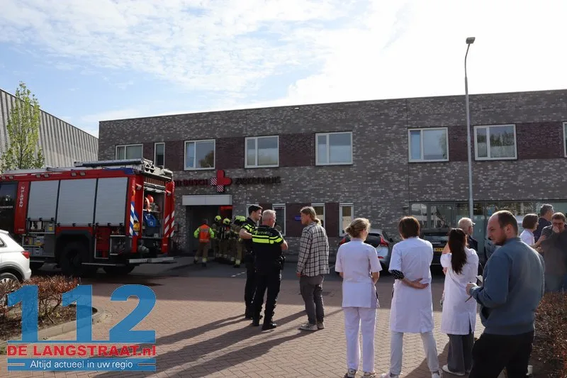 Telefoon vat vlam bij locatie van Jeroen Bosch Ziekenhuis in Drunen, pand ontruimd 6 Telefoon vat vlam bij locatie van Jeroen Bosch Ziekenhuis in Drunen, pand ontruimd 112 De Langstraat