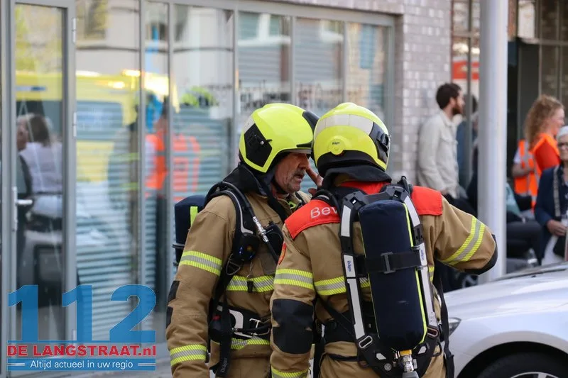 Telefoon vat vlam bij locatie van Jeroen Bosch Ziekenhuis in Drunen, pand ontruimd 7 Telefoon vat vlam bij locatie van Jeroen Bosch Ziekenhuis in Drunen, pand ontruimd 112 De Langstraat