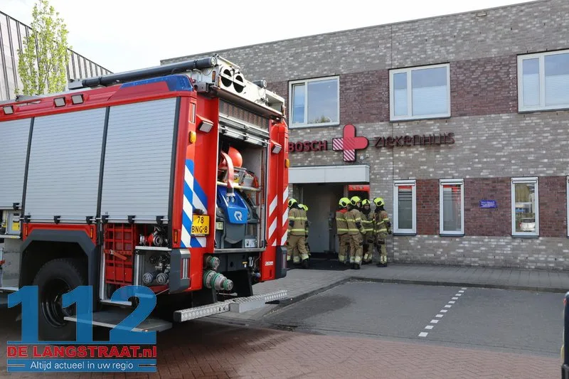 Telefoon vat vlam bij locatie van Jeroen Bosch Ziekenhuis in Drunen, pand ontruimd 8 Telefoon vat vlam bij locatie van Jeroen Bosch Ziekenhuis in Drunen, pand ontruimd 112 De Langstraat