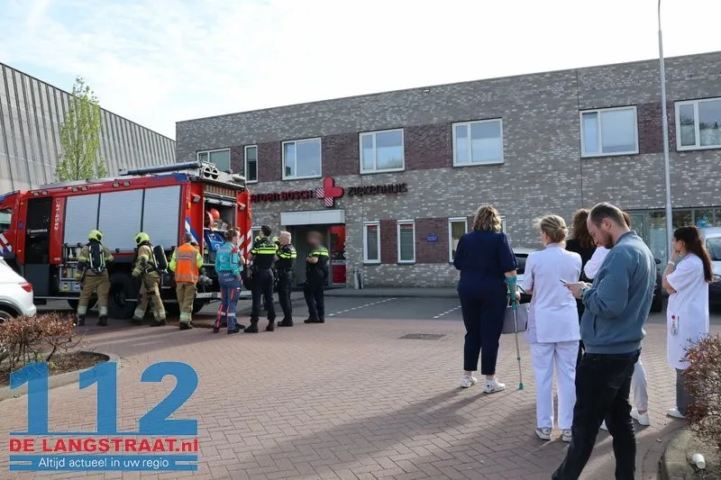 Telefoon vat vlam bij locatie van Jeroen Bosch Ziekenhuis in Drunen, pand ontruimd 11 Telefoon vat vlam bij locatie van Jeroen Bosch Ziekenhuis in Drunen, pand ontruimd 112 De Langstraat
