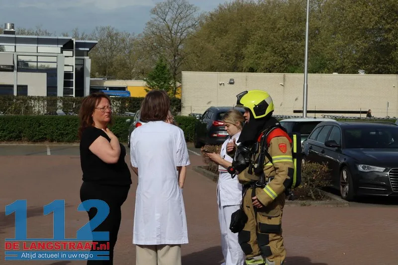 Telefoon vat vlam bij locatie van Jeroen Bosch Ziekenhuis in Drunen, pand ontruimd 18 Telefoon vat vlam bij locatie van Jeroen Bosch Ziekenhuis in Drunen, pand ontruimd 112 De Langstraat