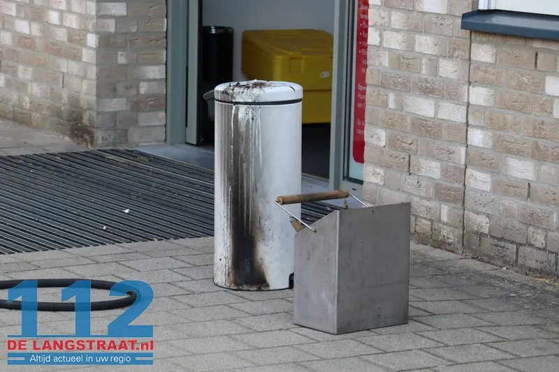 Telefoon vat vlam bij locatie van Jeroen Bosch Ziekenhuis in Drunen, pand ontruimd 19 Telefoon vat vlam bij locatie van Jeroen Bosch Ziekenhuis in Drunen, pand ontruimd 112 De Langstraat