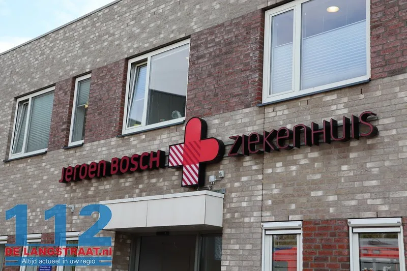 Telefoon vat vlam bij locatie van Jeroen Bosch Ziekenhuis in Drunen, pand ontruimd 21 Telefoon vat vlam bij locatie van Jeroen Bosch Ziekenhuis in Drunen, pand ontruimd 112 De Langstraat