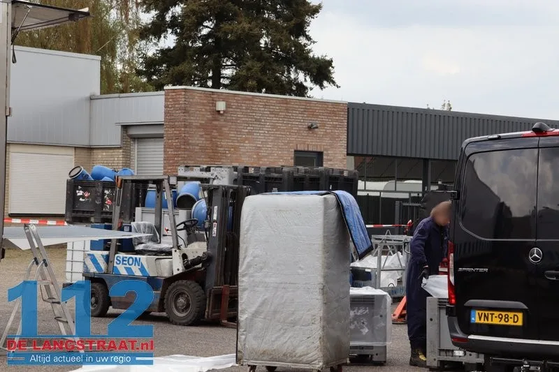 Politie treft drugslab aan na voertuigcontrole in Loon op Zand 3 Politie treft drugslab aan na voertuigcontrole in Loon op Zand 112 De Langstraat