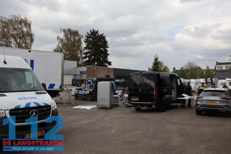 Politie treft drugslab aan na voertuigcontrole in Loon op Zand 5 Politie treft drugslab aan na voertuigcontrole in Loon op Zand 112 De Langstraat