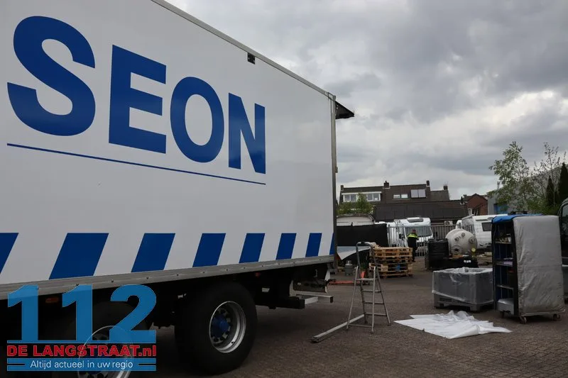 Politie treft drugslab aan na voertuigcontrole in Loon op Zand 13 Politie treft drugslab aan na voertuigcontrole in Loon op Zand 112 De Langstraat