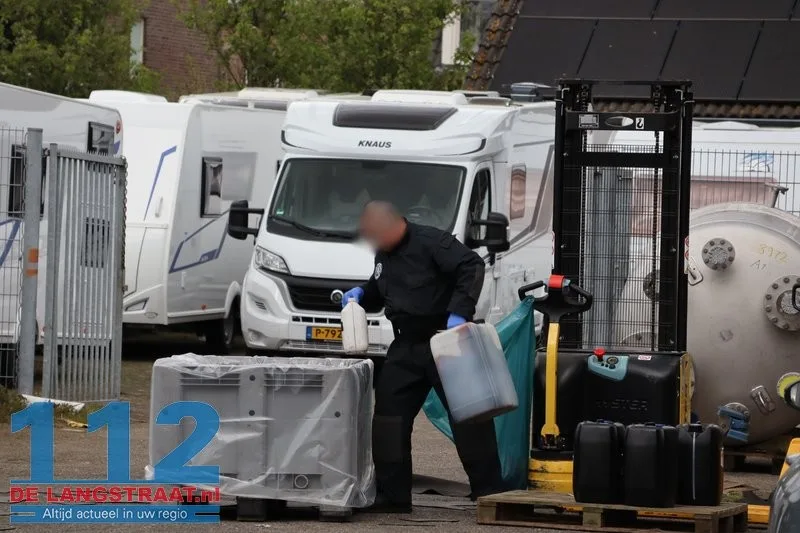 Politie treft drugslab aan na voertuigcontrole in Loon op Zand 18 Politie treft drugslab aan na voertuigcontrole in Loon op Zand 112 De Langstraat