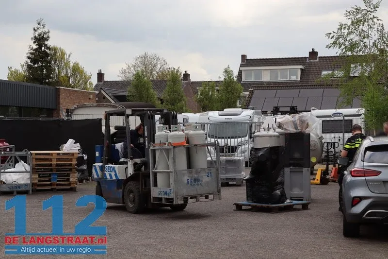 Politie treft drugslab aan na voertuigcontrole in Loon op Zand 23 Politie treft drugslab aan na voertuigcontrole in Loon op Zand 112 De Langstraat