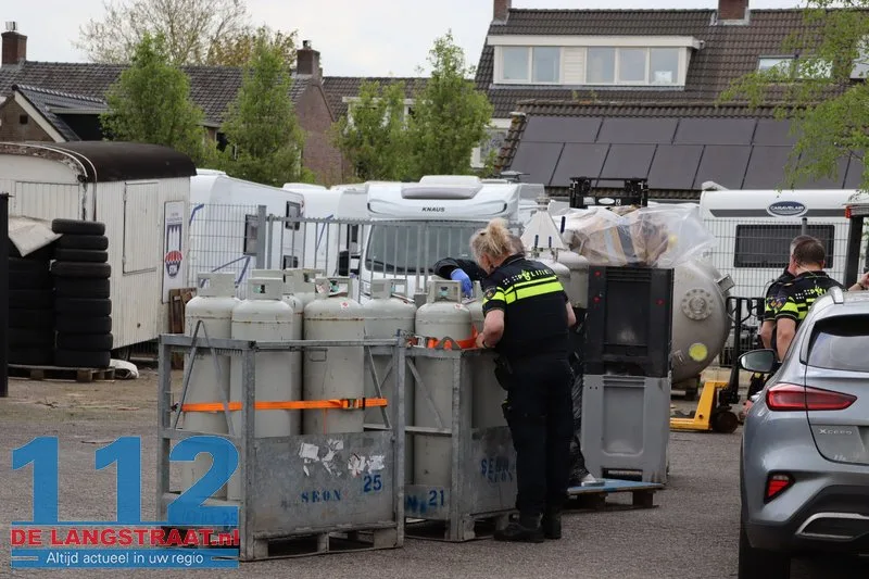 Politie treft drugslab aan na voertuigcontrole in Loon op Zand 24 Politie treft drugslab aan na voertuigcontrole in Loon op Zand 112 De Langstraat