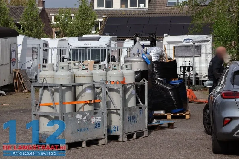 Politie treft drugslab aan na voertuigcontrole in Loon op Zand 25 Politie treft drugslab aan na voertuigcontrole in Loon op Zand 112 De Langstraat