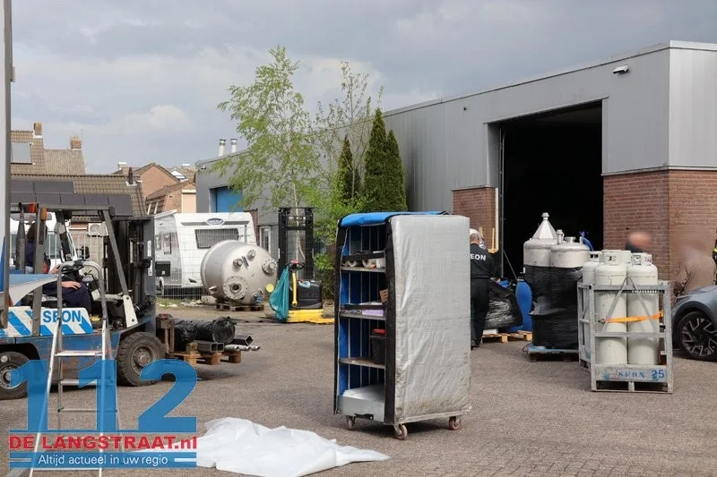 Politie treft drugslab aan na voertuigcontrole in Loon op Zand 28 Politie treft drugslab aan na voertuigcontrole in Loon op Zand 112 De Langstraat