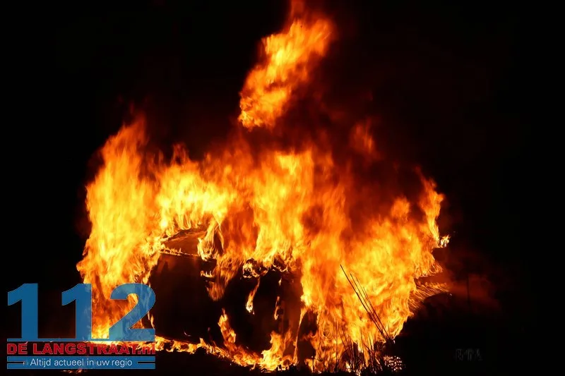 Exclusieve Audi RS6 volledig uitgebrand na crash op Prof. Asserweg Waalwijk 112 De Langstraat