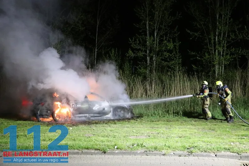 Exclusieve Audi RS6 volledig uitgebrand na crash op Prof. Asserweg Waalwijk 112 De Langstraat