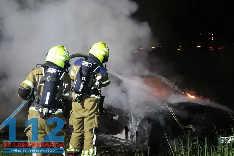 Exclusieve Audi RS6 volledig uitgebrand na crash op Prof. Asserweg Waalwijk 112 De Langstraat