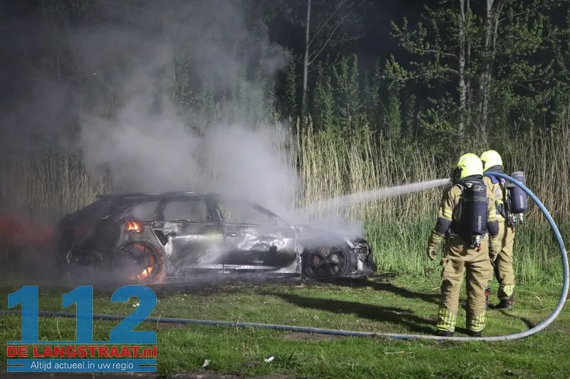 Exclusieve Audi RS6 volledig uitgebrand na crash op Prof. Asserweg Waalwijk 112 De Langstraat